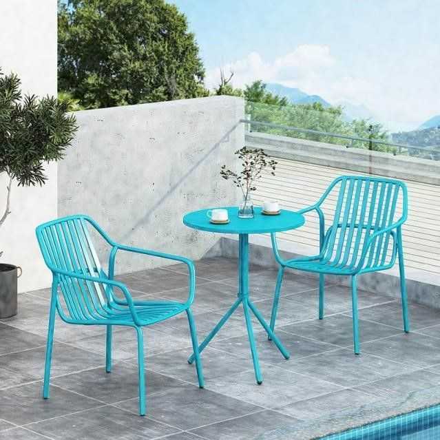 Outdoor iron table and chair